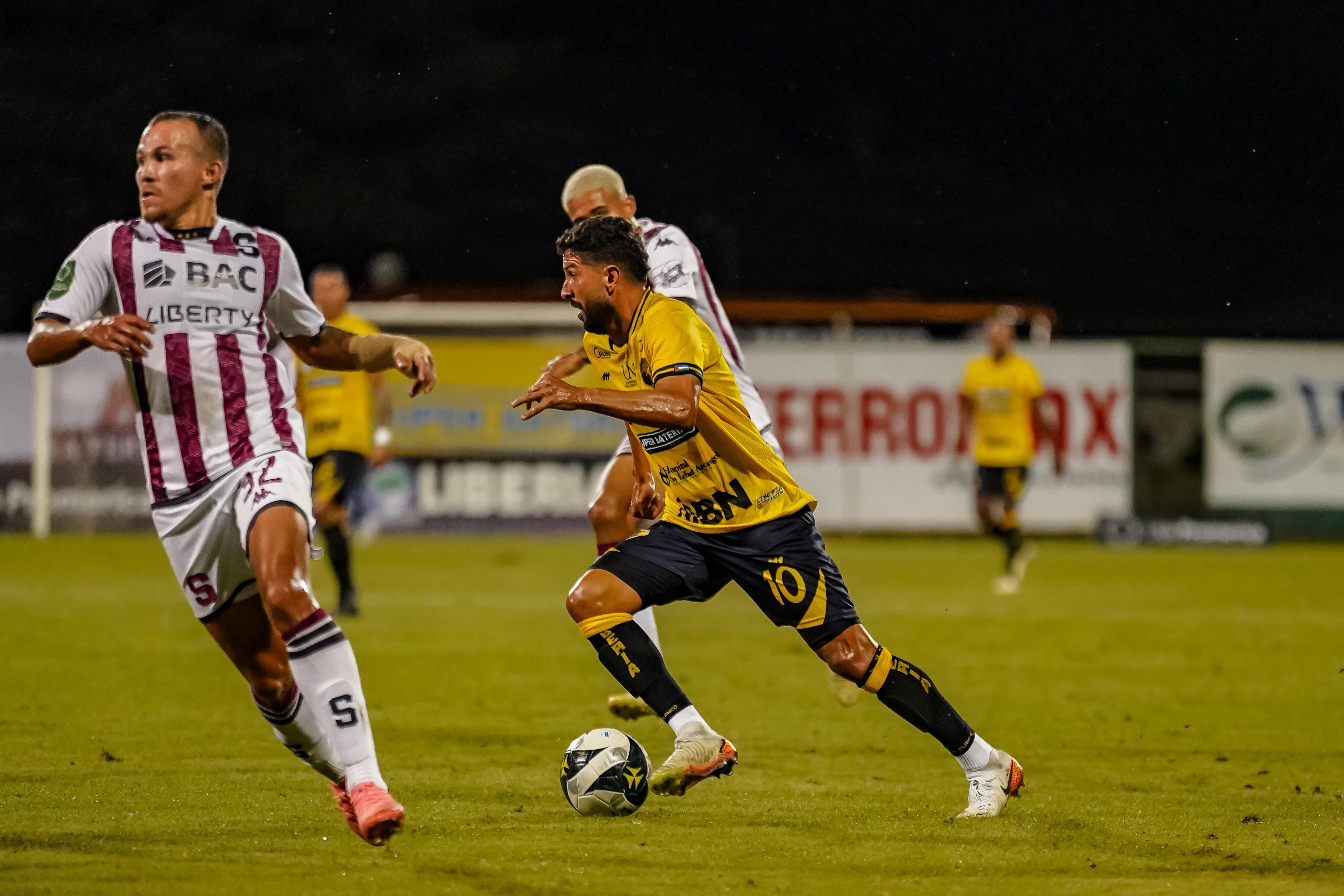 Liberia vs Saprissa, estadio Edgardo Baltodano