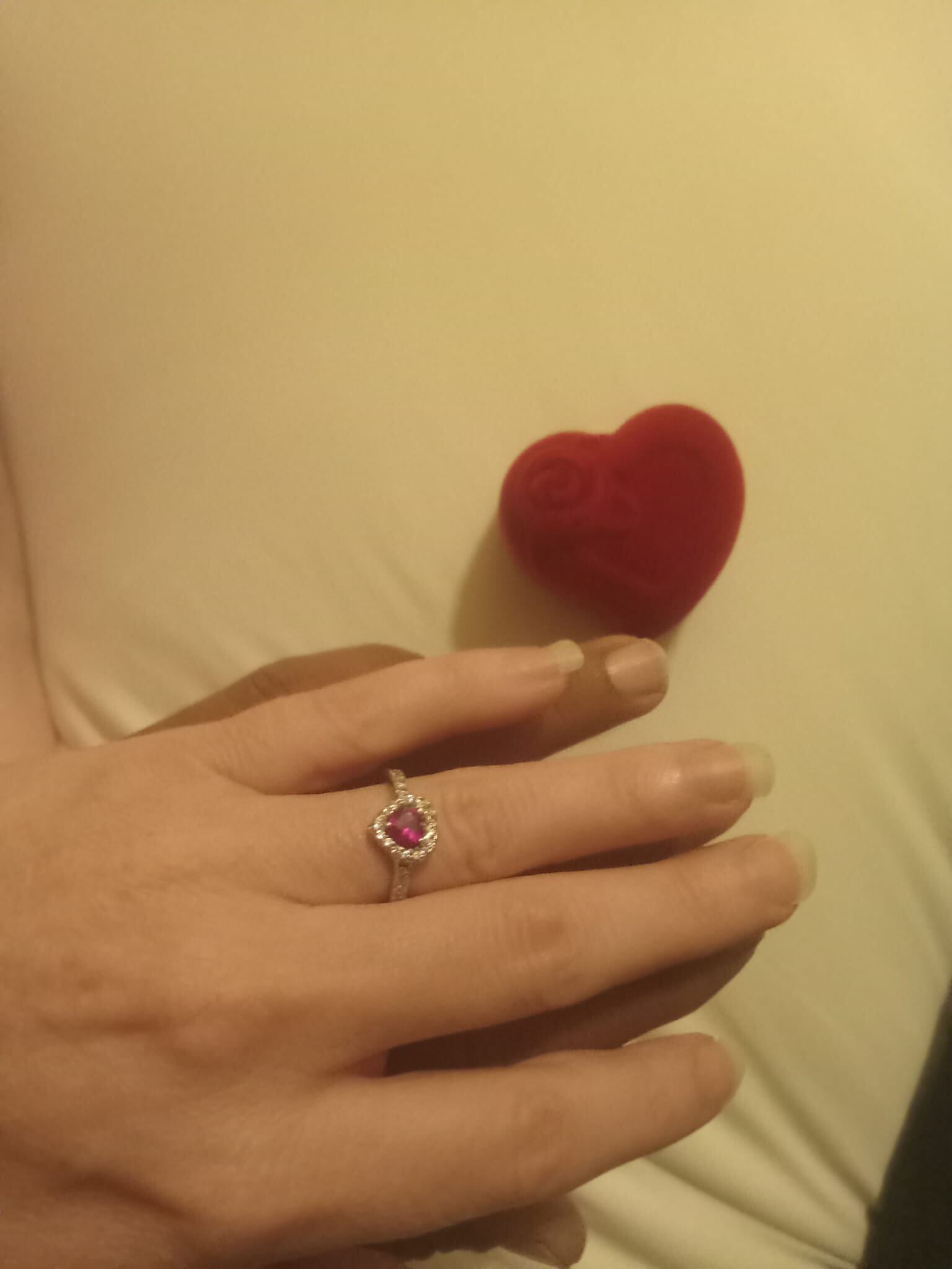 Jonathan Badilla le propuso matrimonio a su novia Kenda el sábado anterior, durante el juego entre Costa Rica y Honduras.