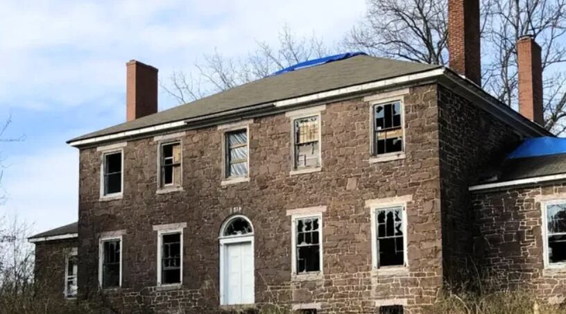 Regalan una mansión