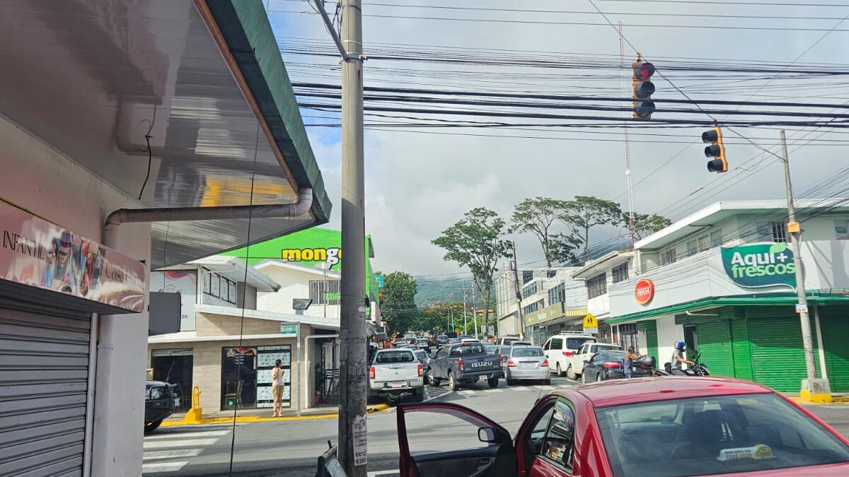 Allanamiento en la municipalidad de Santa Ana, San José. Foto: Cortesía para LT
