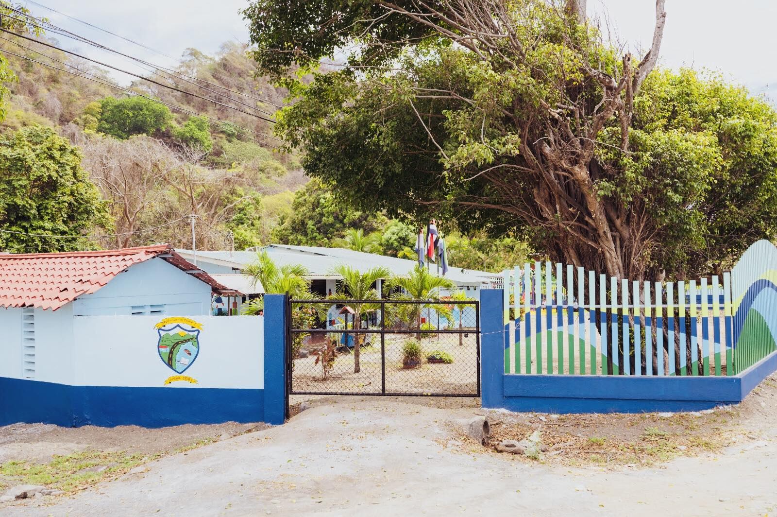 Los dos hermanitos asistían a clases en la Escuela Caldera. Foto Facebook.
