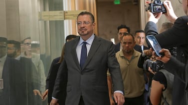 Ministro de la Presidencia Rodrigo Chaves excluye a la oposición tras reunión con la fracción oficialista en la Asamblea Legislativa