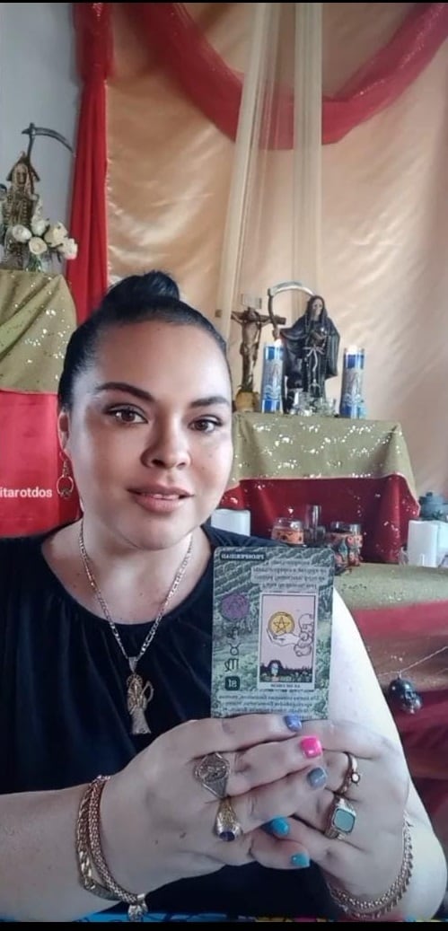 Mithzi Bonilla Solano es tarotista e influencer. Ella le tiró las cartas del tarot al Acumulado de la JPS que está para el 21 de marzo del 2023 en 945 millones de colones.