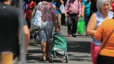 Estos son los productos que más subieron y bajaron de precio, según el CNP