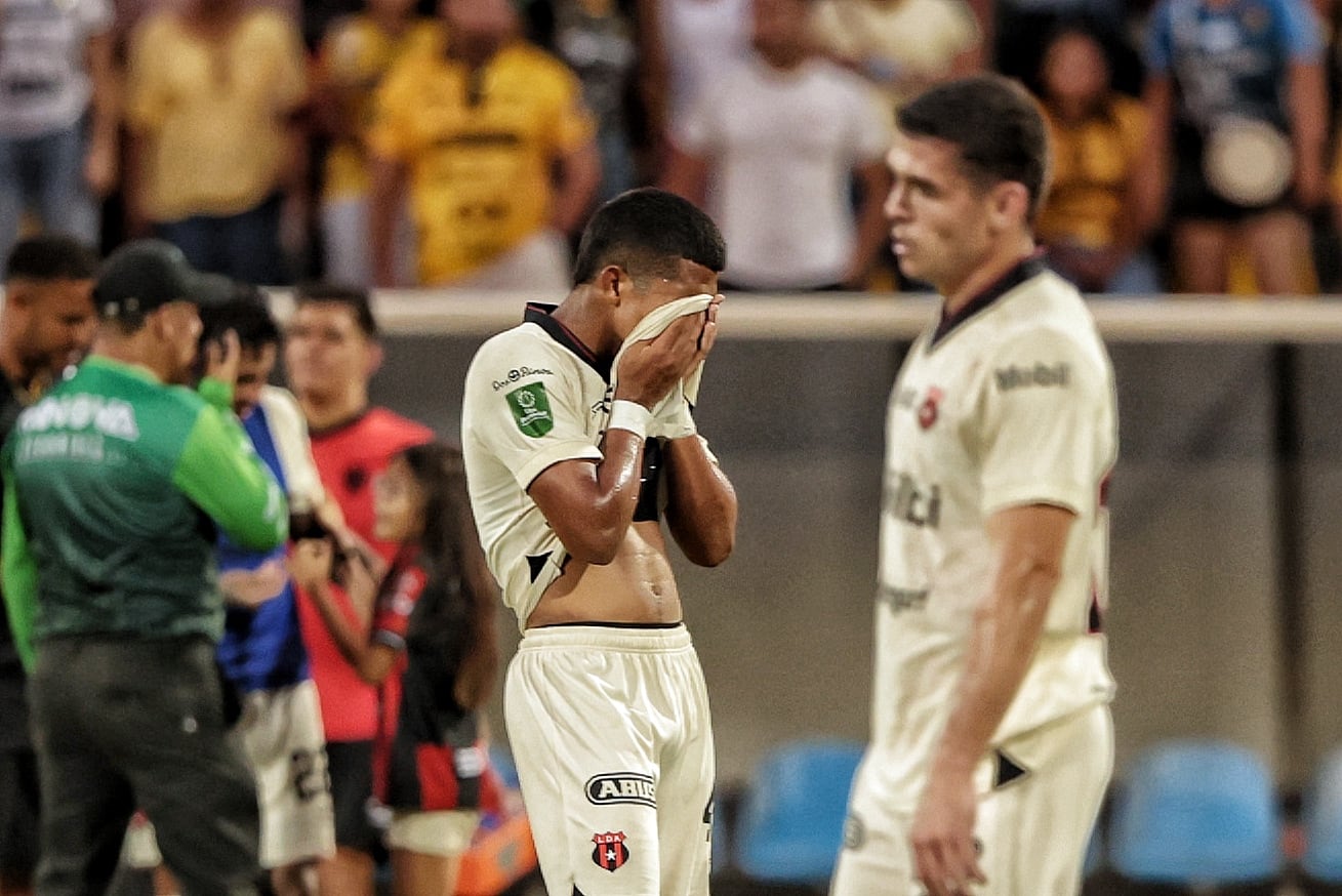 26/04/2026/ juego entre Municipal Liberia vs Liga Deportiva Alajuelense por la jornada 18 del torneo clausura en el estadio Edgardo Baltodano de Liberia / foto John Durán