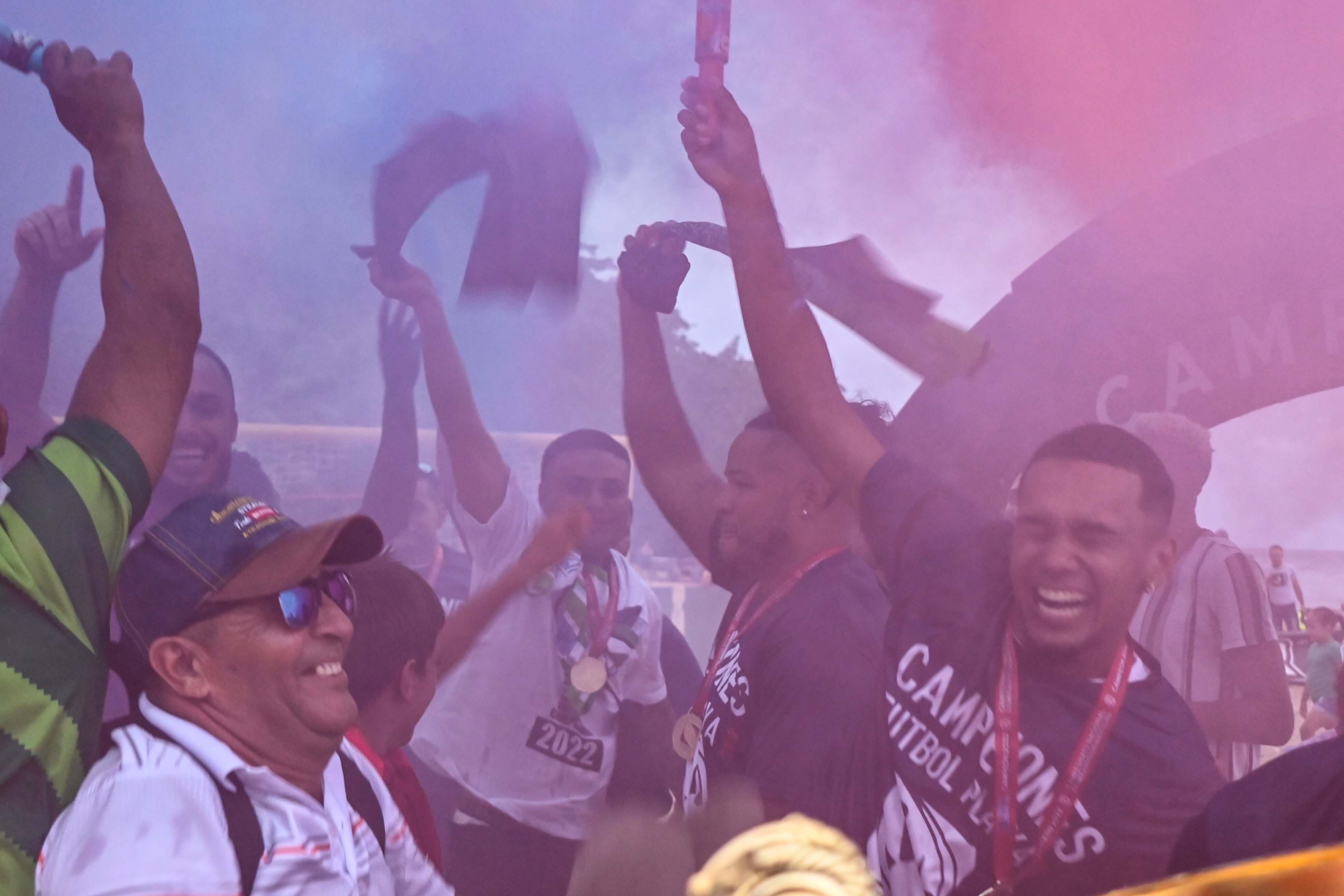 Yunis Limón, campeón de futbol playa