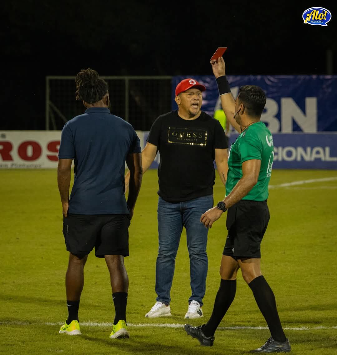 Minor Díaz fue expulsado luego del juego entre Liberia y Herediano. Aló Noticias.
