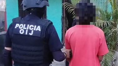 Detienen a dos muchachos y a tres hombre sospechosos de vender drogas en Nicoya