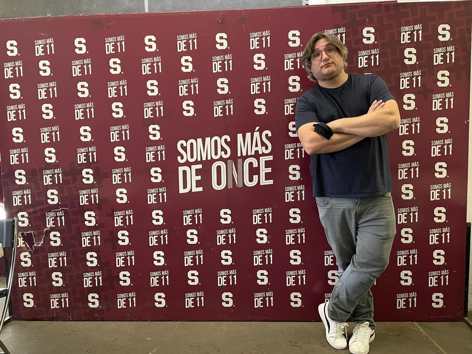 El periodista Loïc Pialat vino al país para hacer un trabajo sobre Keylor Navas y promete volver para ver a Saprissa jugar con aficionados. Cortesía.