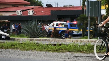 (Audio) Policía clama por ayuda para compañero baleado por sicarios: “Tengo un compañero herido, no me respira”