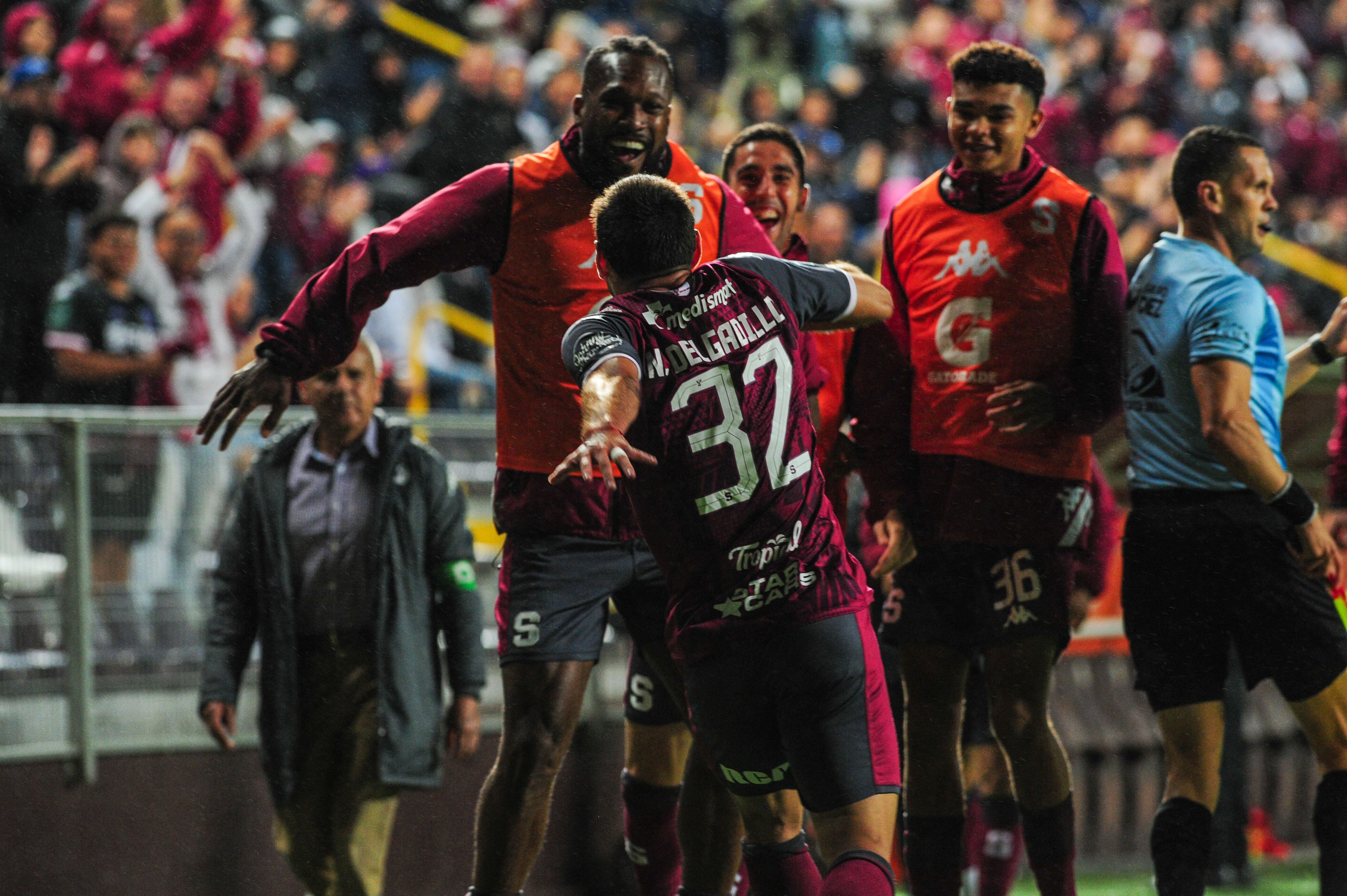Saprissa vs Santa Ana