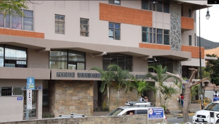 Los servicios de emisión de certificaciones de antecedentes penales, conocida popularmente como hoja de delincuencia, y de pensiones alimentarias, se pueden sacar esta primera semana del año