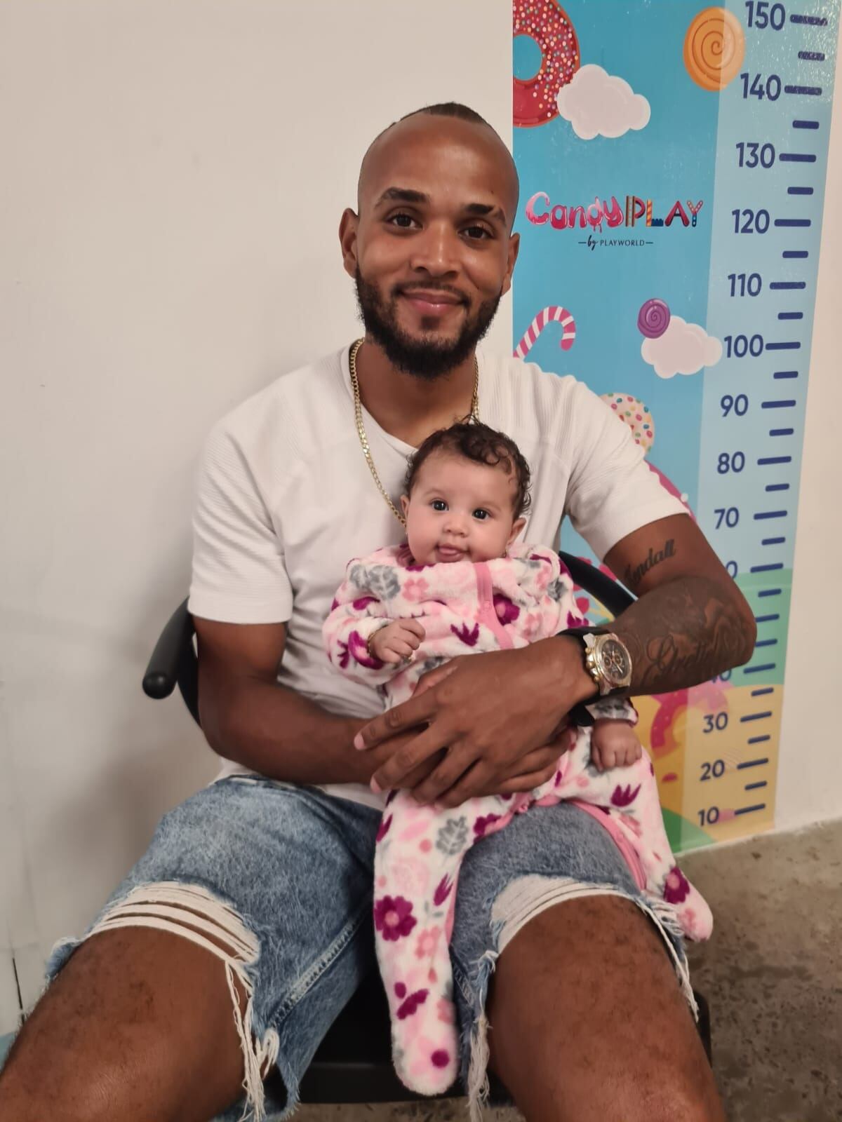 Pablo Arboine es el feliz papá de Esmay, una bebita de 4 meses. Cortesía.