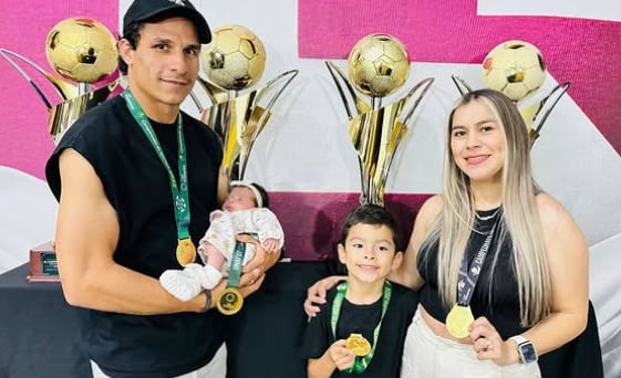 Regreso de Luis Paradela al Saprissa emociona a la afición morada