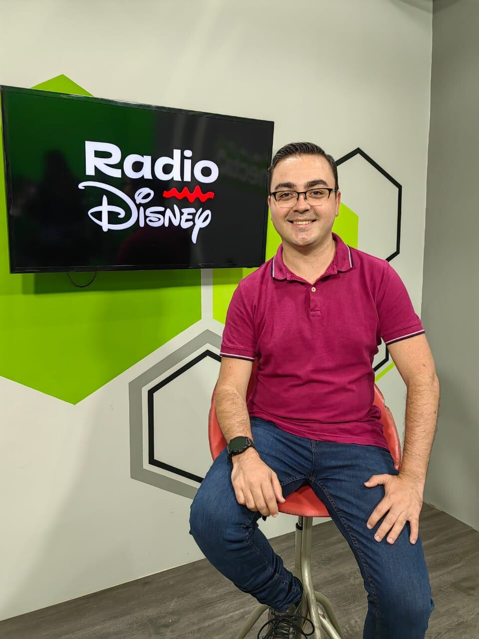Diego Bejarano, locutor de radio Disney.