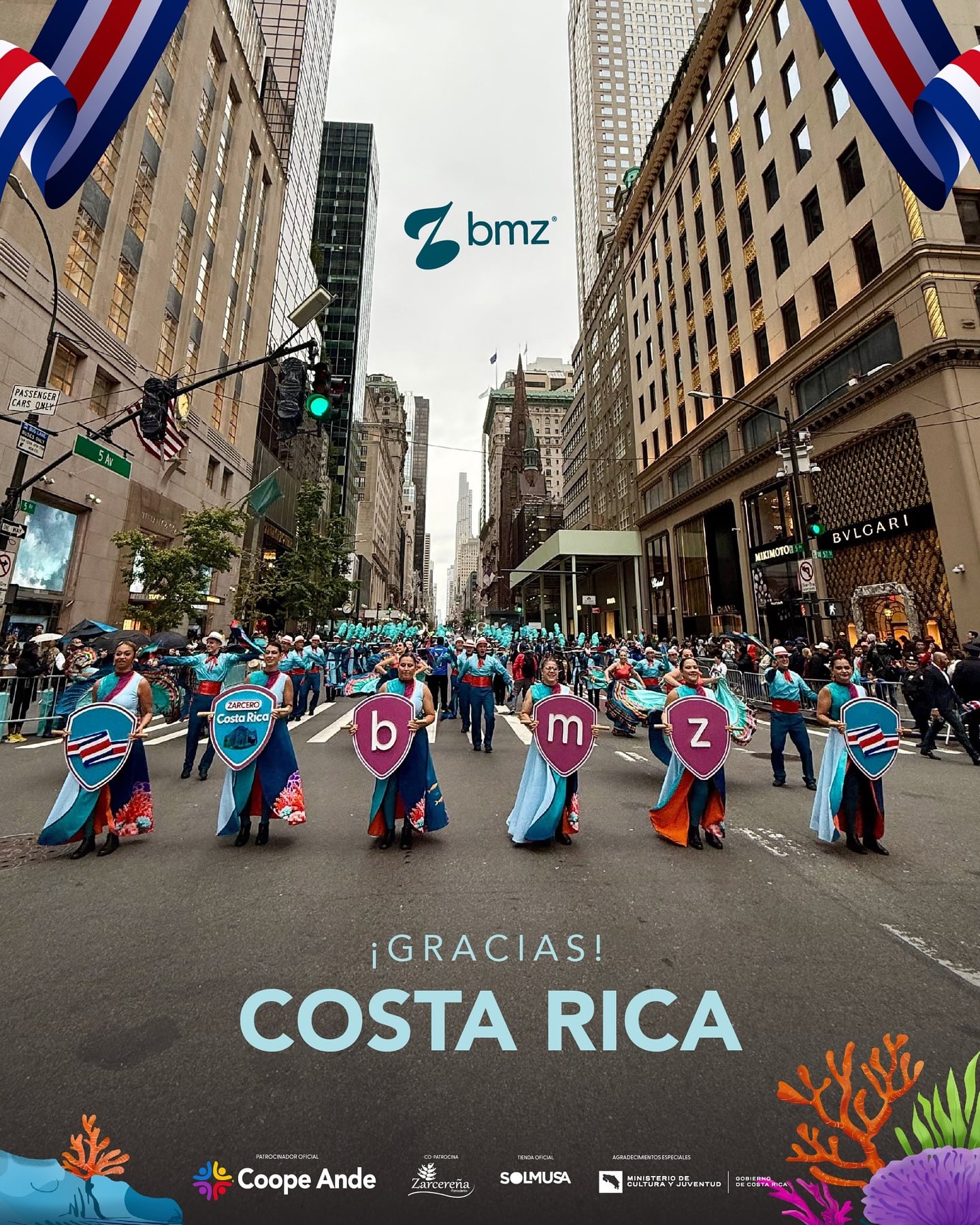 Más de 400 ticos desfilaron el 12 de octubre del 2025 en el Desfile de la Hispanidad sobe la Quinta Avenida de Nueva York.