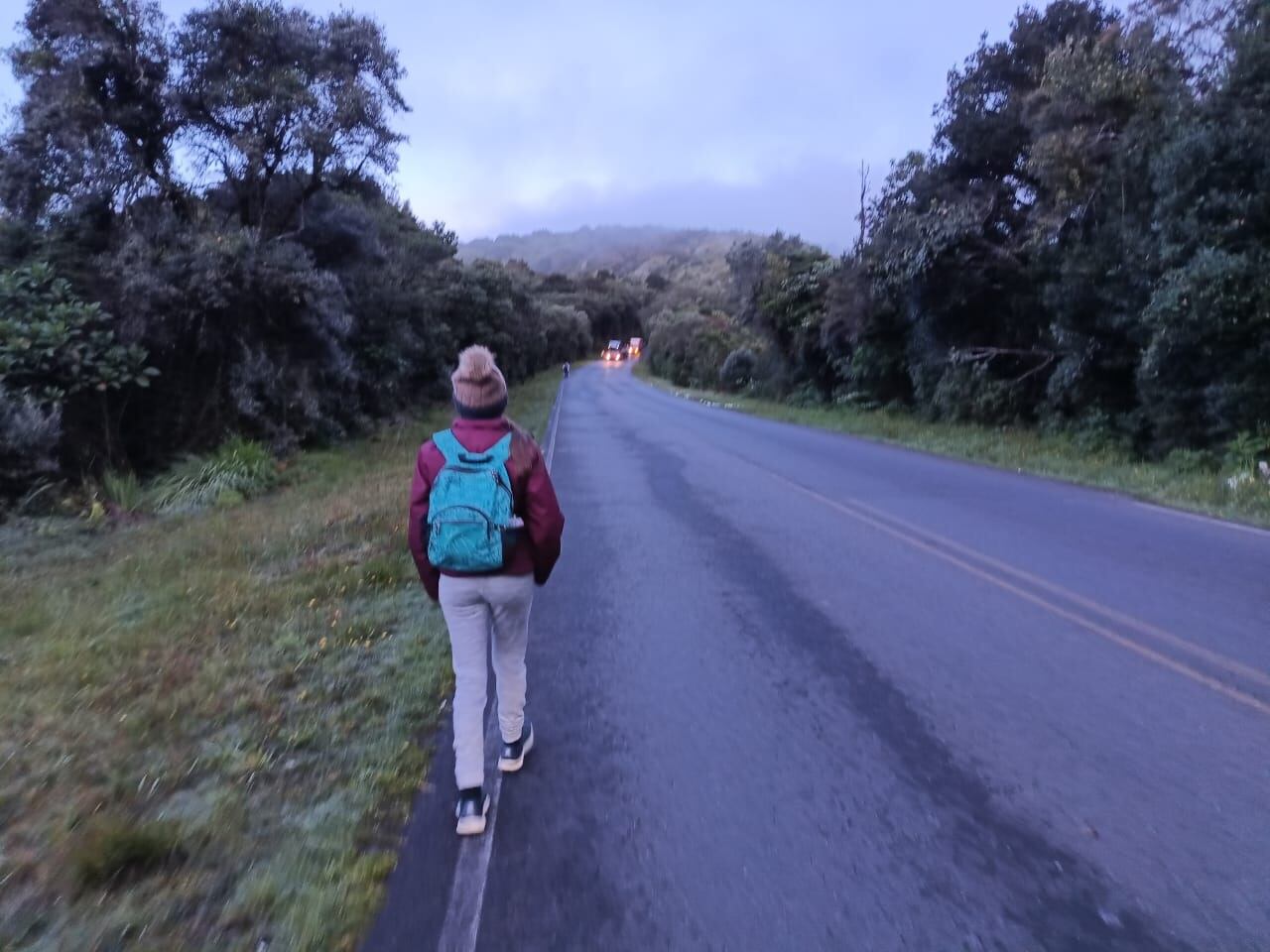 Cristina Ceciliano Gamboa tiene 29 años y en los últimos 6 ha hecho la romería desde el parque central de Pérez Zeledón hasta la basílica de nuestra señora de los Ángeles en Cartago. Son unos 120 kilómetros en total