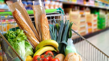 ¿Qué pagos se comen el salario del costarricense? Aquí se los decimos