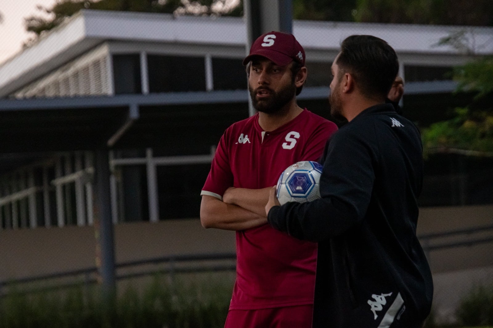 Luis Tornadijo (izq.) actualmente es el jefe de divisiones menores del Saprissa.