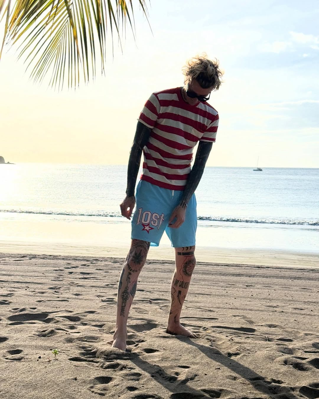 Machine Gun Kelly disfruta de unas vacaciones en Costa Rica