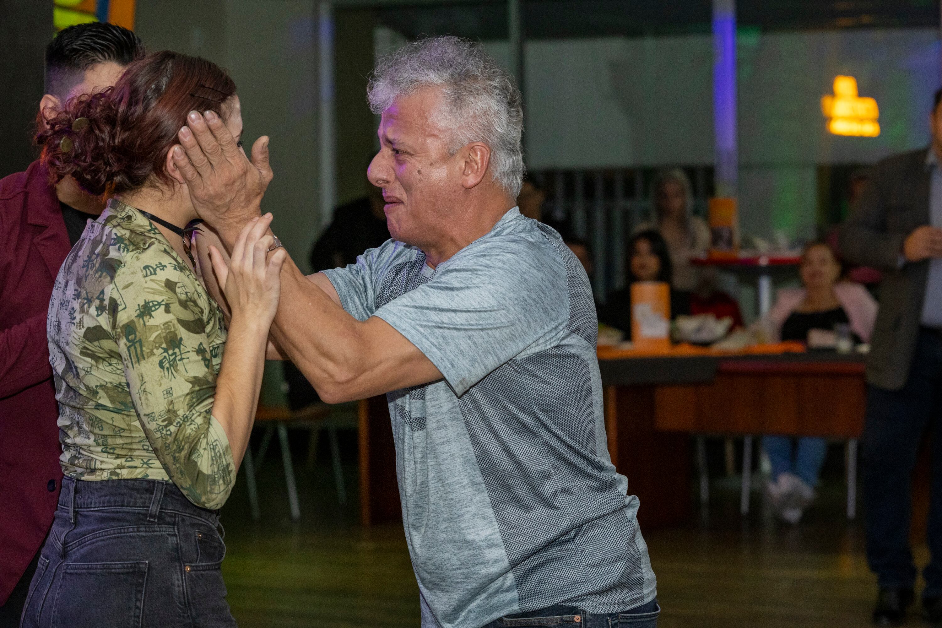 13/10/2024, San José, Grupo Nación, celebración del aniversario numero 18 del periódico La Teja, empleados y lectores reunidos para la celebración.