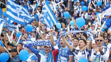 Cartaginés conmemora 120 años de fundación y se puso una flor en el ojal para celebrarlo con su afición