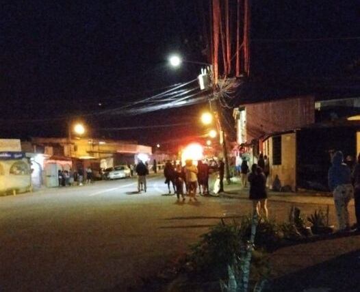 Los vecinos salieron tras escuchar los disparos y vieron que la casa de Morales se estaba quemando. Foto San Mateo Informa.
