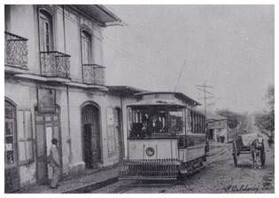 Así era el paso del tranvía en Paseo Colón.