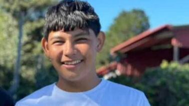 Familia llora a joven inocente asesinado por sicario frente a soda en la que comería con sus amigos