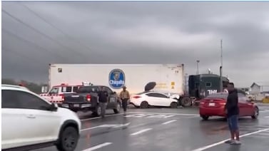 Impactante choque en Moín deja un muerto y una mujer herida