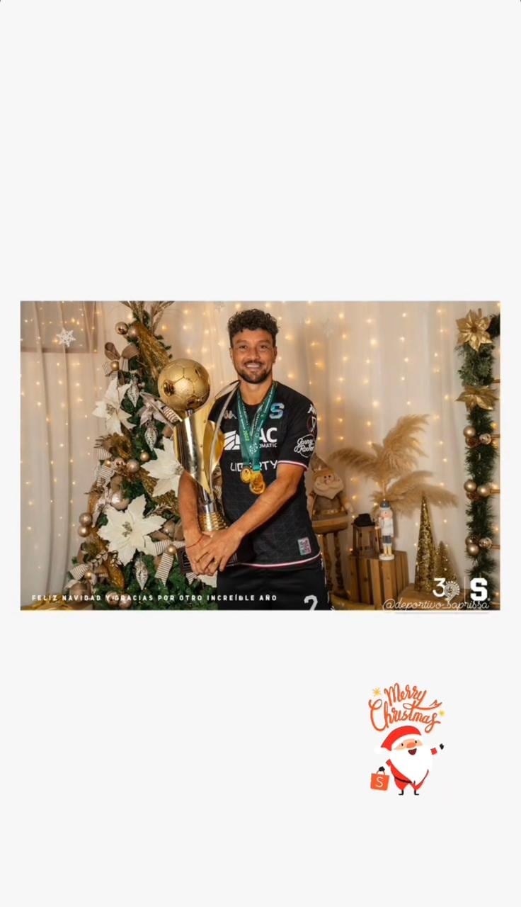 Vaya forma usó Christian Bolaños para desearle a los morados "Feliz Navidad".