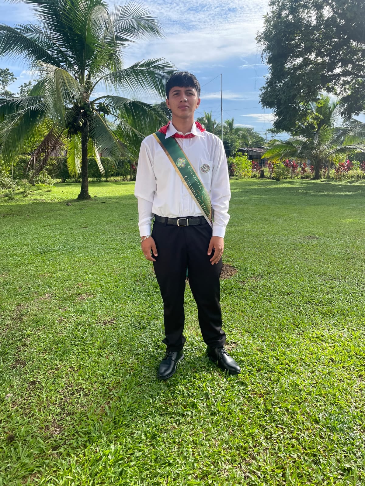 Brandon Ojeda Rivas tiene apenas 17 años y ya puede decir que es histórico porque nunca antes un vecino de Siquirres había logrado meterse entre los 15 mejores promedios del examen de admisión del Tecnológico de Costa Rica (TEC)