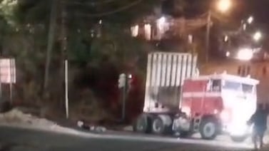 (Video) Así fue el choque del tren contra un tráiler ocurrido esta noche en Tibás