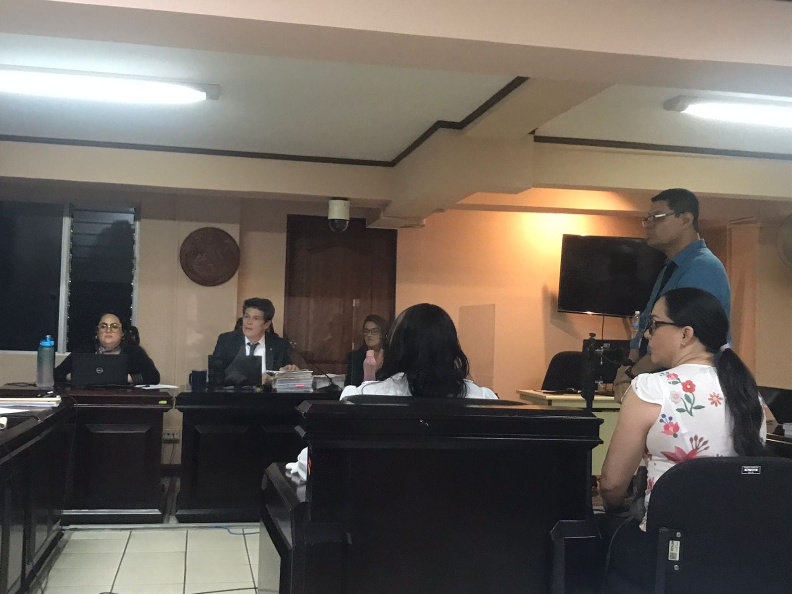 Lorna Gordon, la mamá del cantante costarricense Javanka Gordon, conocido como Lil Quil declaró en el juicio con ayuda de una interprete. Foto: Adrián Galeano