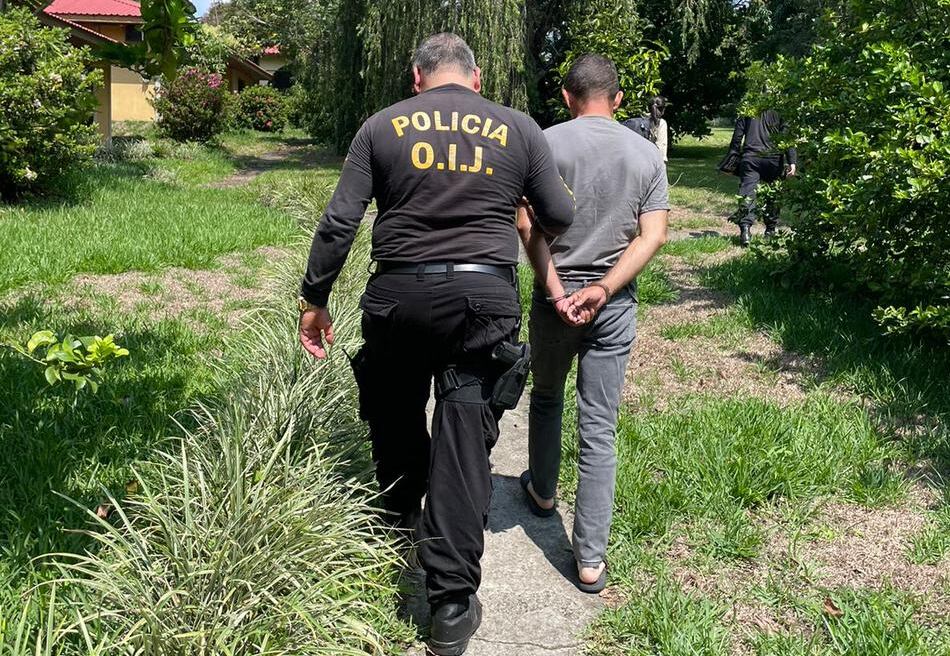 Un hombre de apellido Pérez fue detenido como sospechoso de abuso sexual y difusión de pornografía infantil