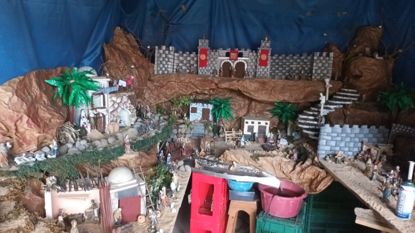 Desde los primeros días del pasado mes de marzo Steven Castro Chavarría, vecino de San Joaquín de Flores en Heredia, comenzó a hacer el pasito para este 2022 y lo terminó a finales del pasado octubre, o sea, duró 8 meses construyéndolo