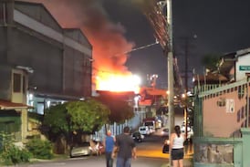 Emergencia en San José centro: fuego afecta al menos cinco casas