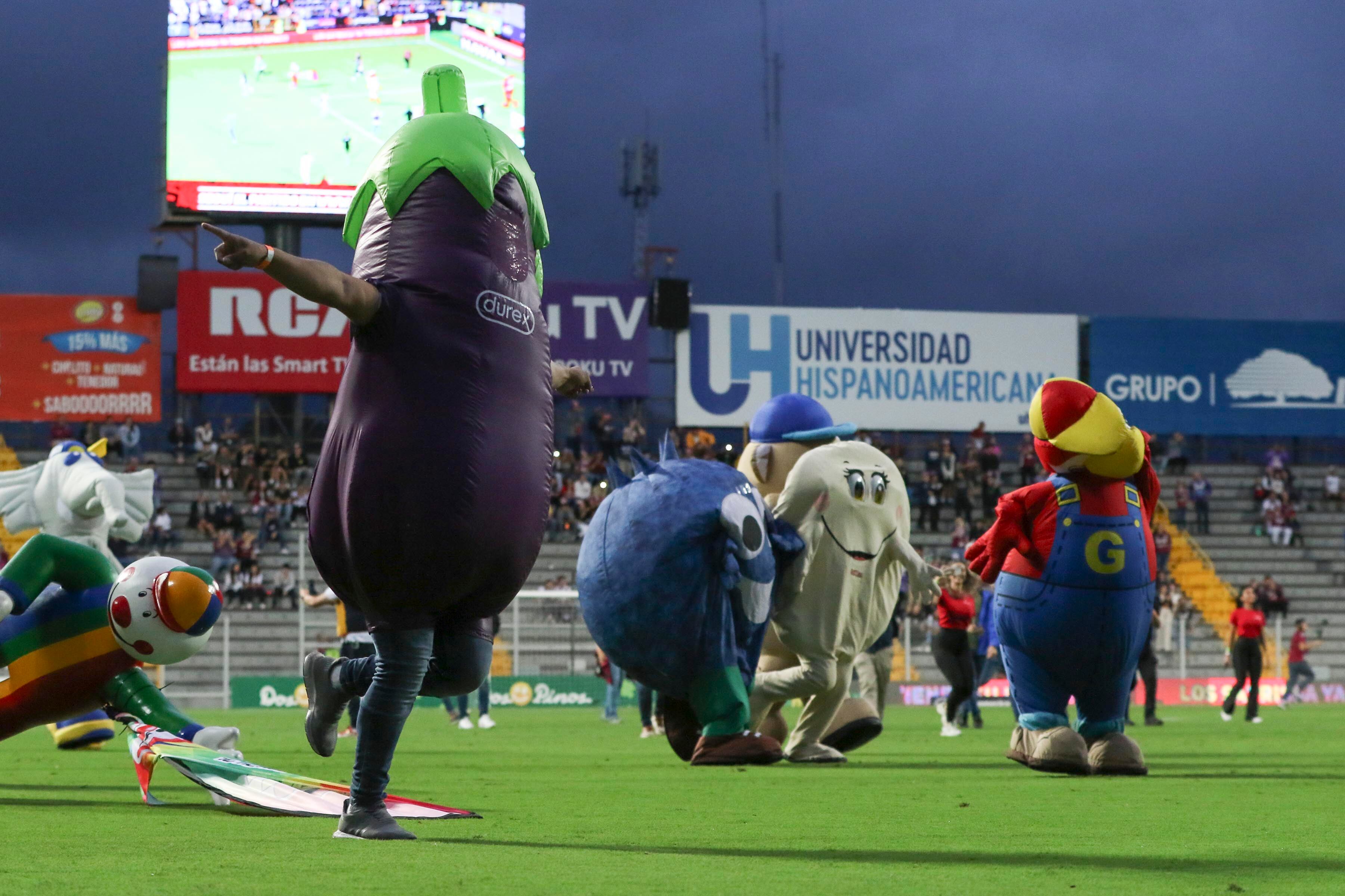 Saprissa vs Sporting - carrera de Botargas