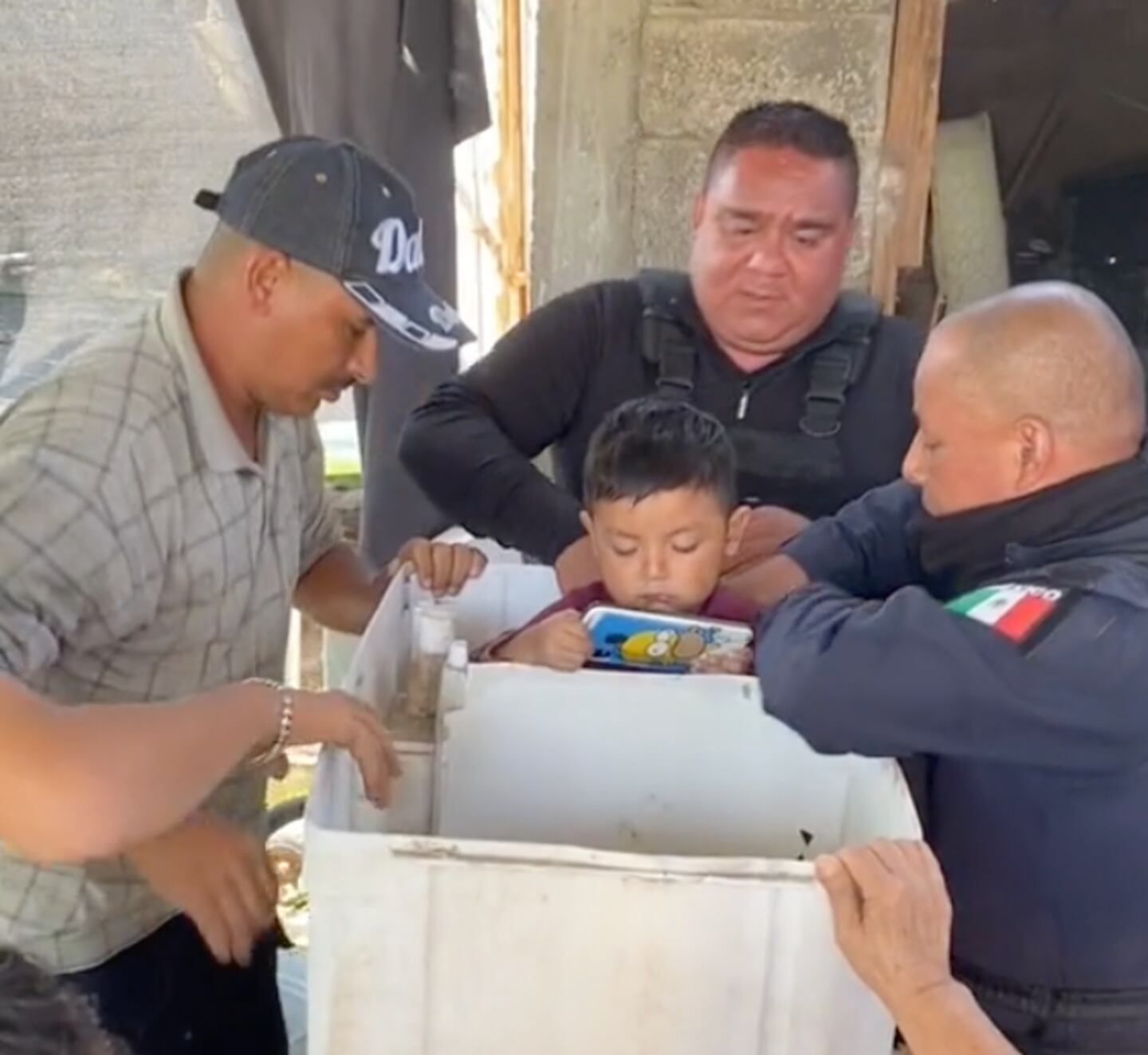 Un niño quedó atrapado en un lavarropas y su rescate se volvió viral ...