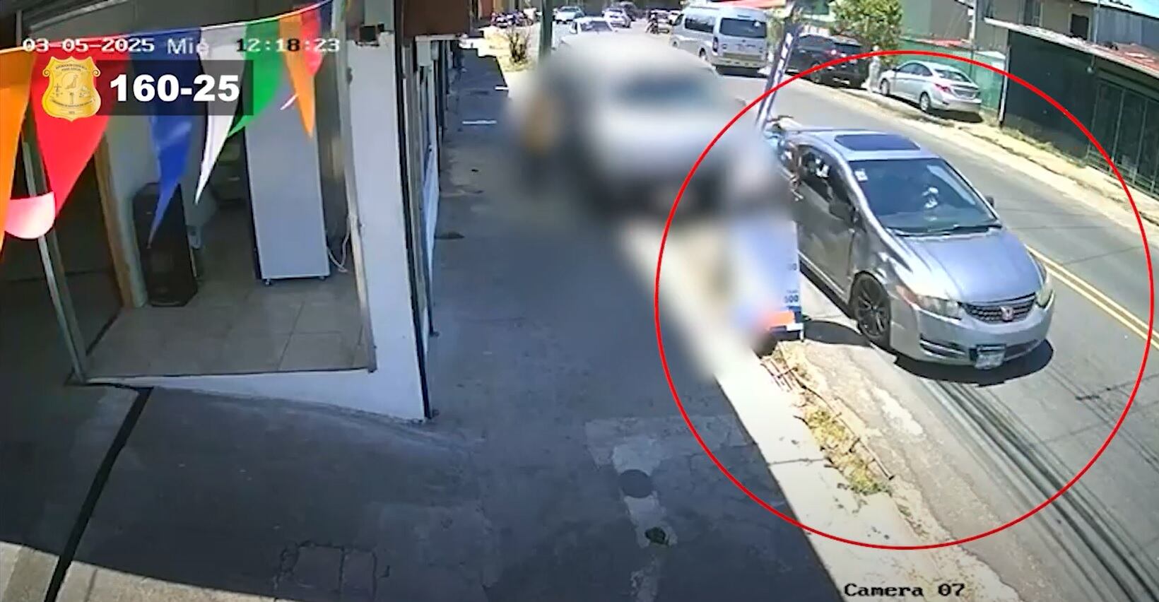 Tras atropellar al señor, el conductor siguió su camino como si nada hubiera pasado.