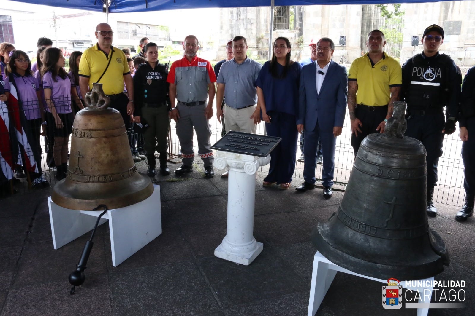 Campana de la Independencia volvió a las Ruinas de Cartago con una réplica exacta de 290 kilos el 7 de mayo del 2026