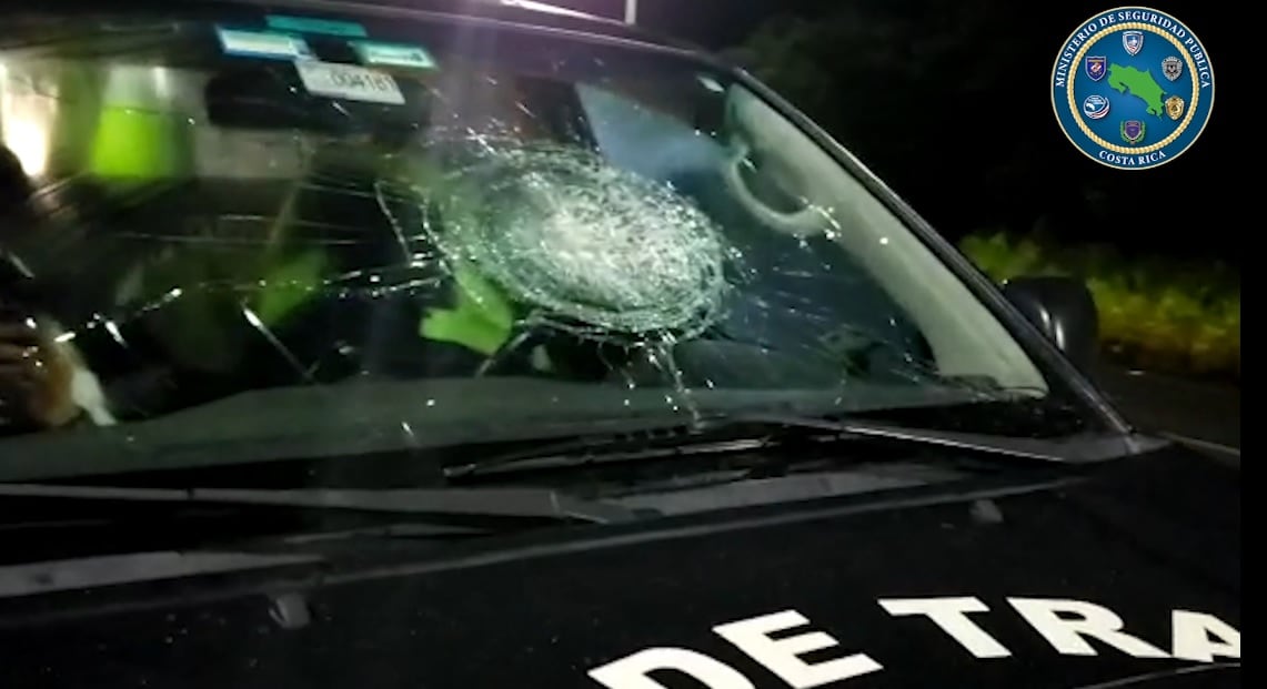 En la madrugada de este sábado, la Fuerza Pública logró abrir el paso de vehículos en algunos puntos como Aguas Zarcas de San Carlos, sin embargo, los esfuerzos cobraron factura alta.