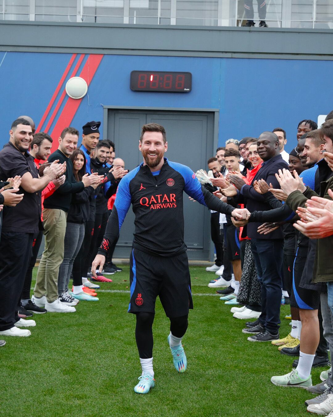 Lionel Messi tuvo un gran recibimiento en el PSG. Twitter.