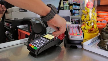 Banco Central lanza noticia importante sobre datáfonos y tarjetas de débito o crédito