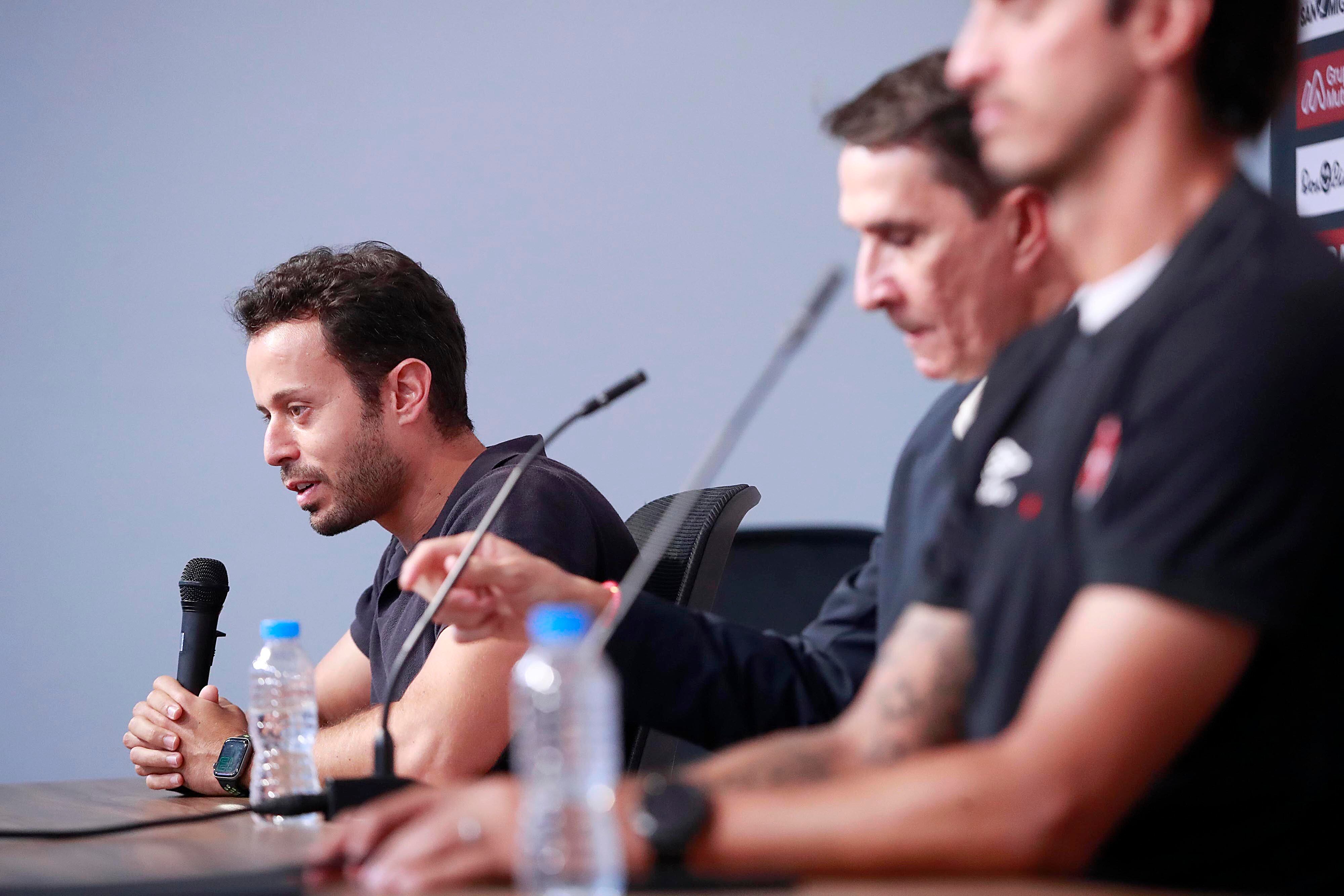 12/03/2024 Turrucares. Este martes fue presentado Alexandre Borges Guimaraes como nuevo director técnico de Liga Deportiva Alajuelense, en las instalaciones del Centro de Alto Rendimiento (CAR). A Guima lo acompañarán dos brasileños y Bryan Ruiz, quienes fueron presentados por el gerente deportivo, Javier Santamaría. Foto: Rafael Pacheco Granados