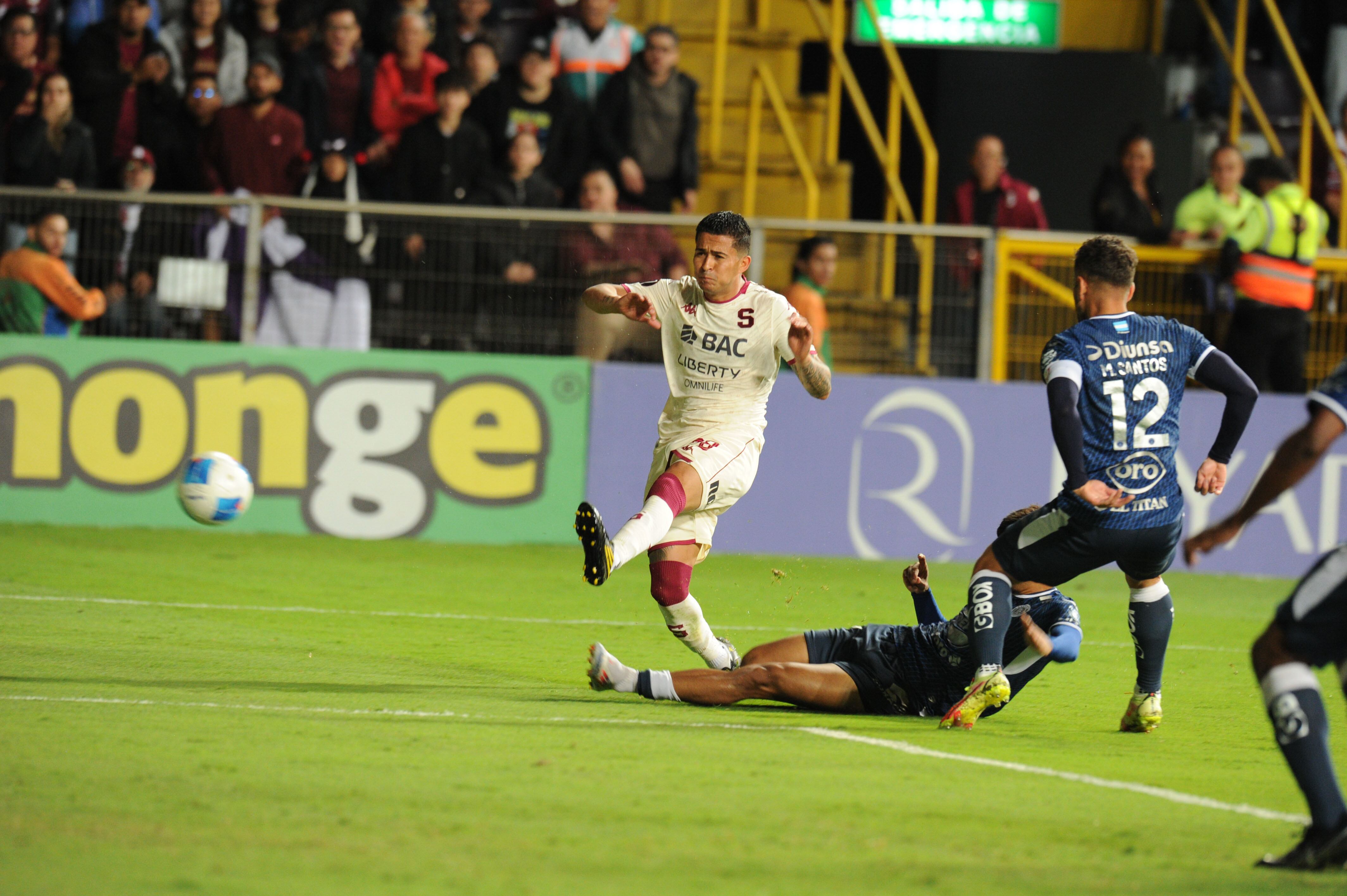 Deportivo Saprissa y el Fútbol Club Motagua.