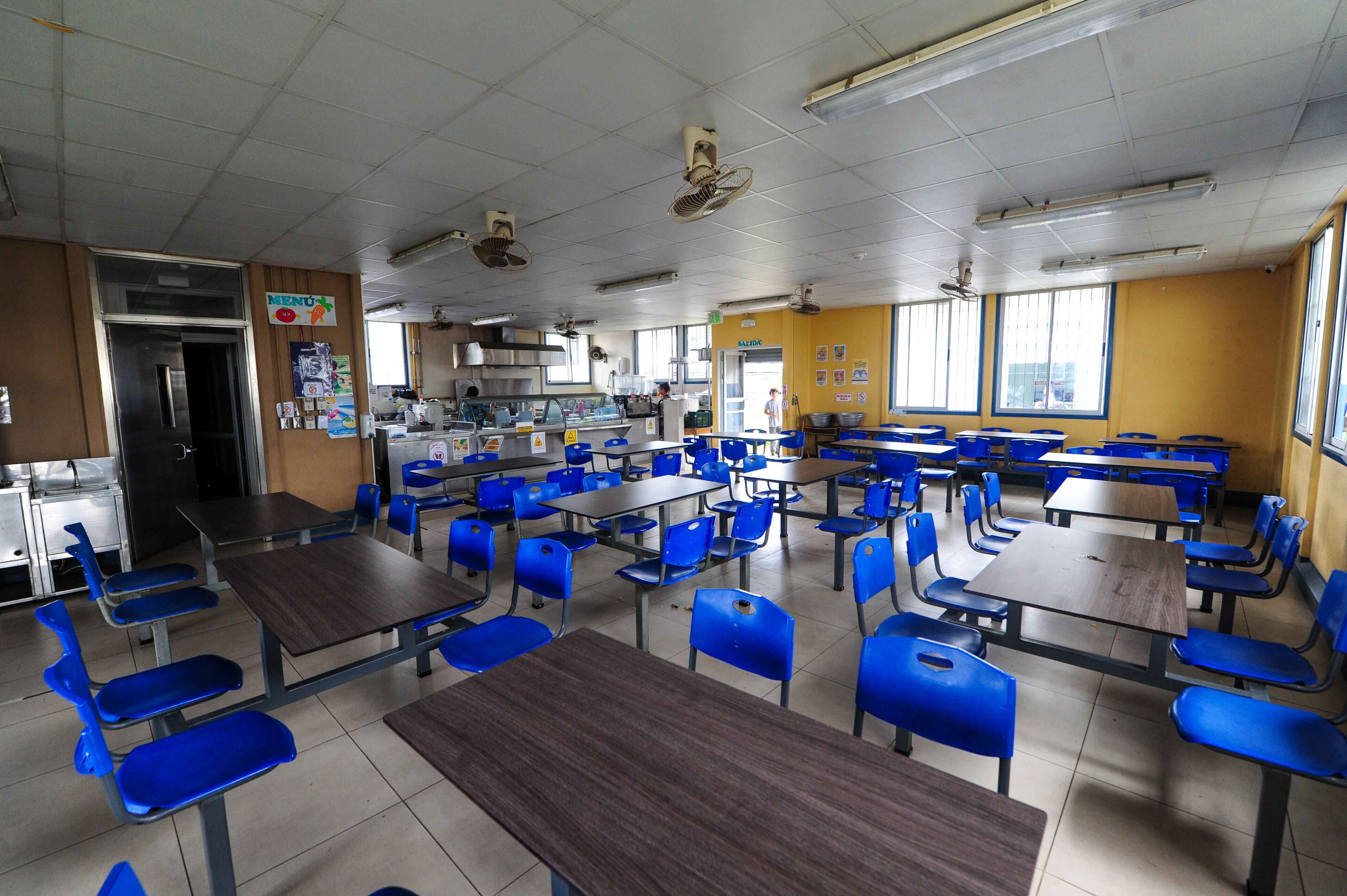 Colima de Tibás. Escuela Rafael Vargas Quirós, instalaciones nuevas contiguo a la planta del ICE, la antigua escuela se encontrabá en los terrenos donde pasa la circunvalación norte. Fue construida nueva gracias al dinero que prestó el BCIE para la Circunvalación Norte.