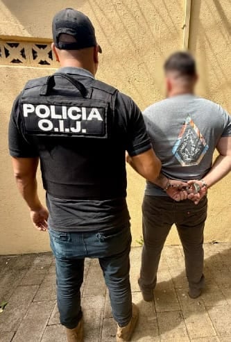 Un sujeto de apellido Montero, de 33 años, fue detenido por las autoridades judiciales al ser sospechoso de un homicidio calificado contra José Eladio Ruiz Espinoza, de 35 años, padre de cinco menores de edad. Foto: OIJ