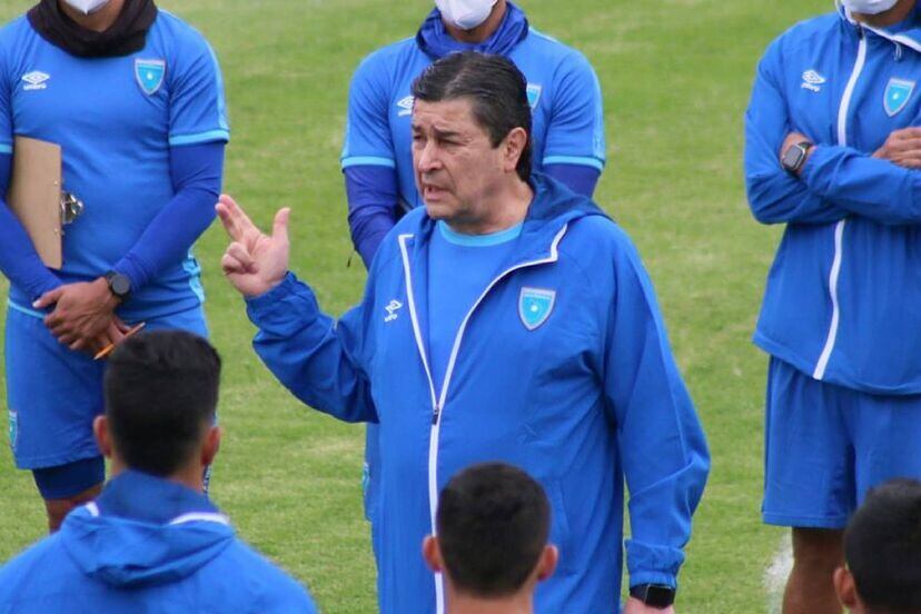 Luis Fernando Tena, técnico de Guatemala. Foto: Twitter
