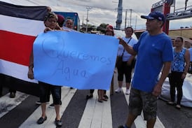En una comunidad de Costa Rica se va el agua todos los días y estas son las medidas extremas que han tomado